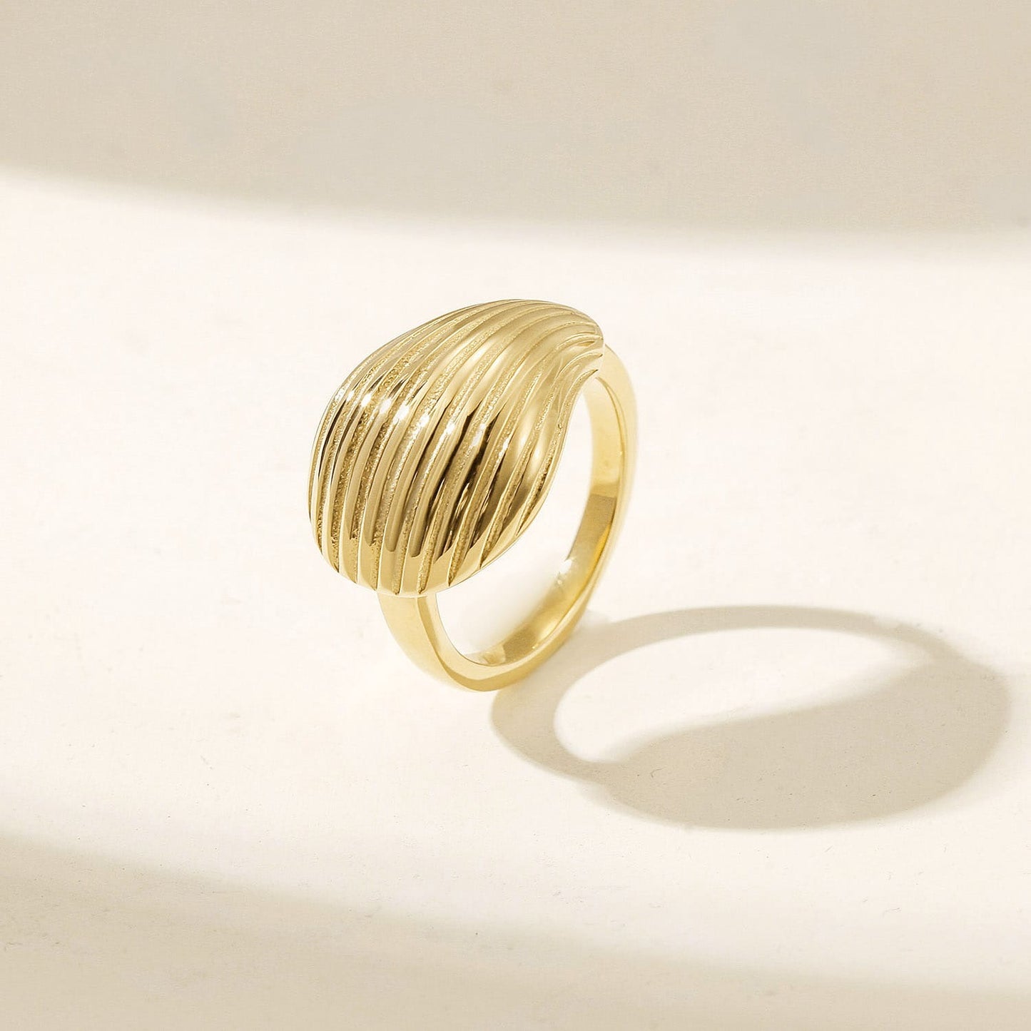 Gold Oyster Ring | Kiiro Accessories